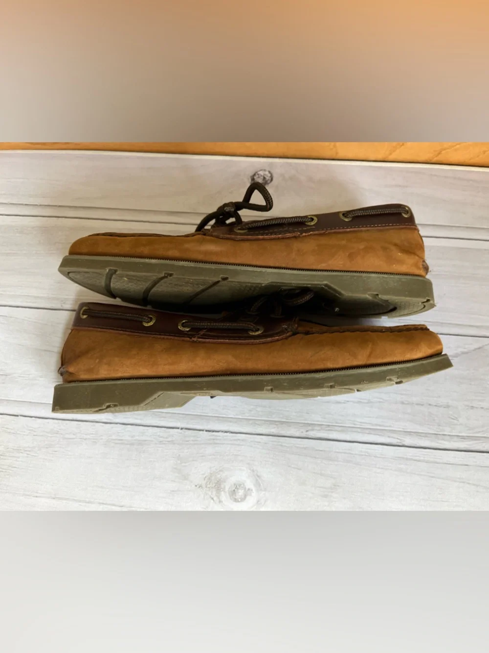 Men’s Sperry top sider Leeward 2 eye 2 tone brown leather boat shoe. Size 8.5